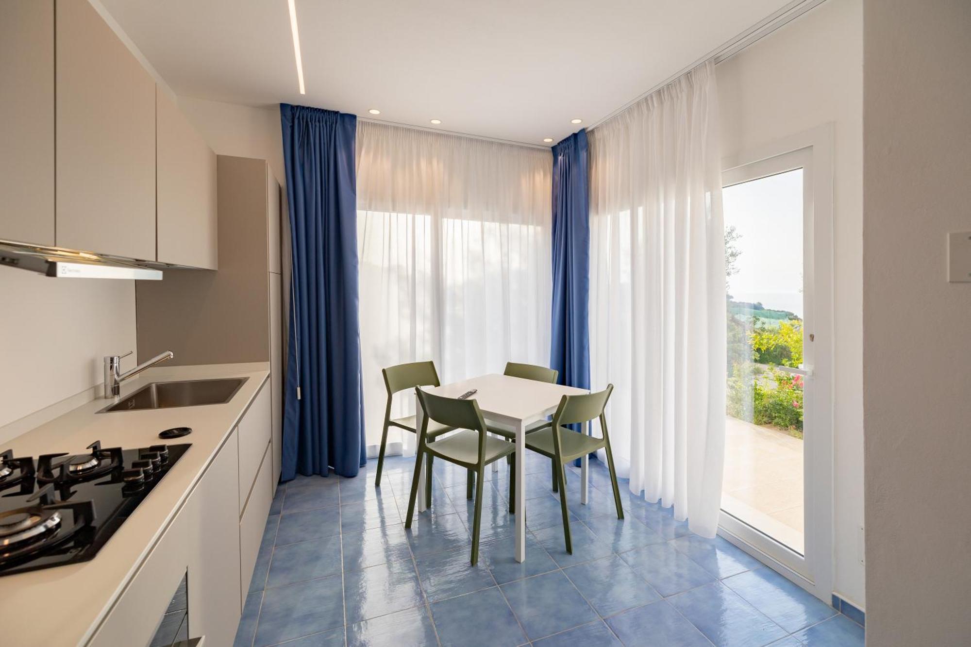 Aura Maris Beach Residence Mazzaforno Чефалу Екстер'єр фото